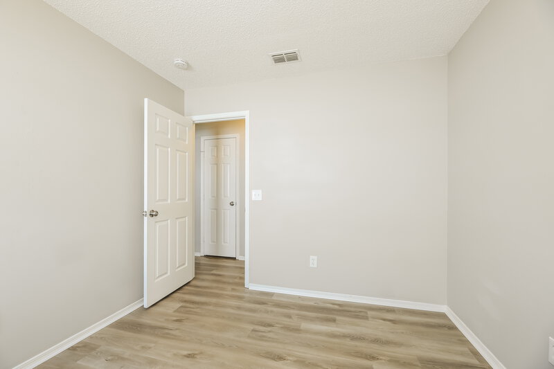 1,825/Mo, 605 Staffordshire Dr E Jacksonville, FL 32225 Bedroom View