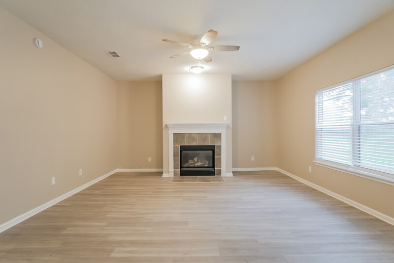 2,545/Mo, 2413 Woodstork Ct St Augustine, FL 32092 Living Room View
