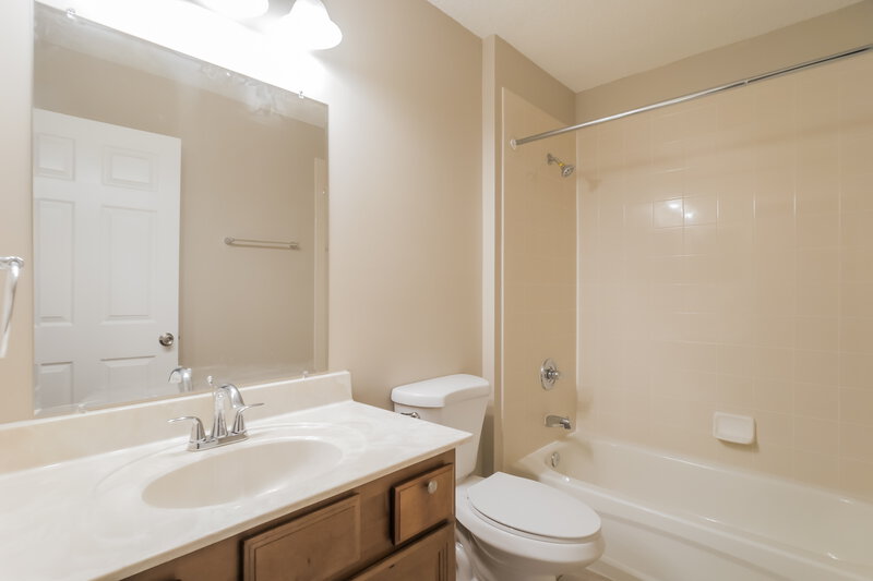 2,545/Mo, 2413 Woodstork Ct St Augustine, FL 32092 Bathroom View