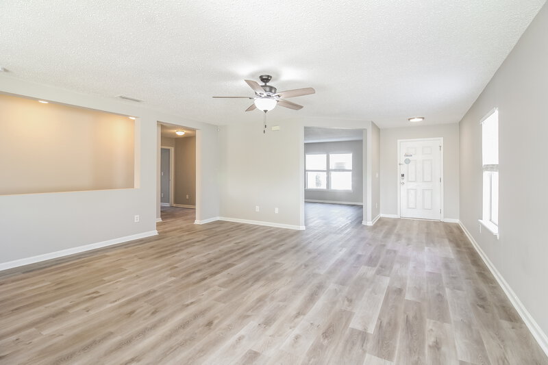 2,105/Mo, 86227 Cartesian Pointe Dr Yulee, FL 32097 Living Room View 3