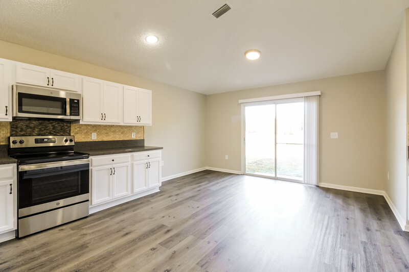 1,920/Mo, 76205 Deerwood Dr Yulee, FL 32097 Living Room View 2