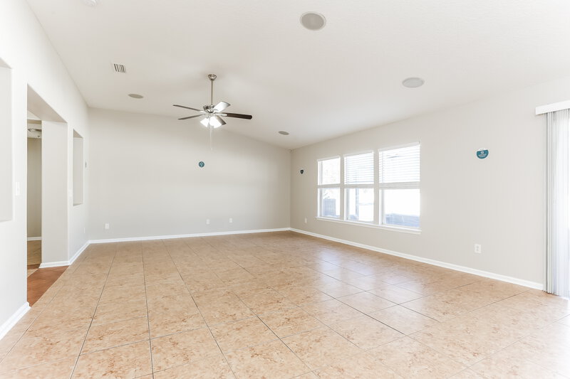 1,930/Mo, 76307 Long Pond Loop Yulee, FL 32097 Living Room View 2