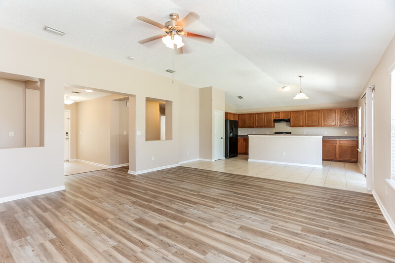 1,765/Mo, 12819 Radiant Run Ct Jacksonville, FL 32218 Living Room View