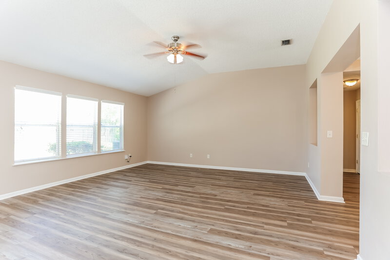 1,765/Mo, 12819 Radiant Run Ct Jacksonville, FL 32218 Living Room View 2