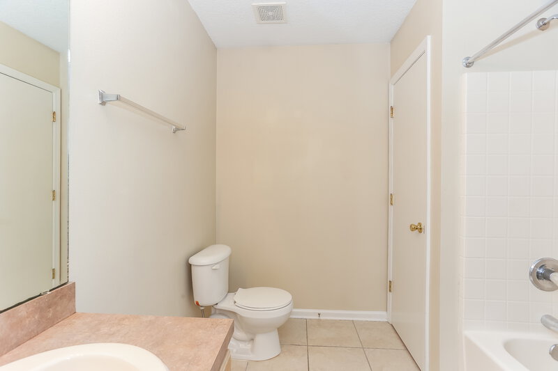1,765/Mo, 12819 Radiant Run Ct Jacksonville, FL 32218 Bathroom View