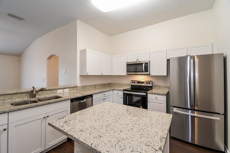 3,060/Mo, 2931 Jubilee Ln Green Cove Springs, FL 32043 Kitchen View 2
