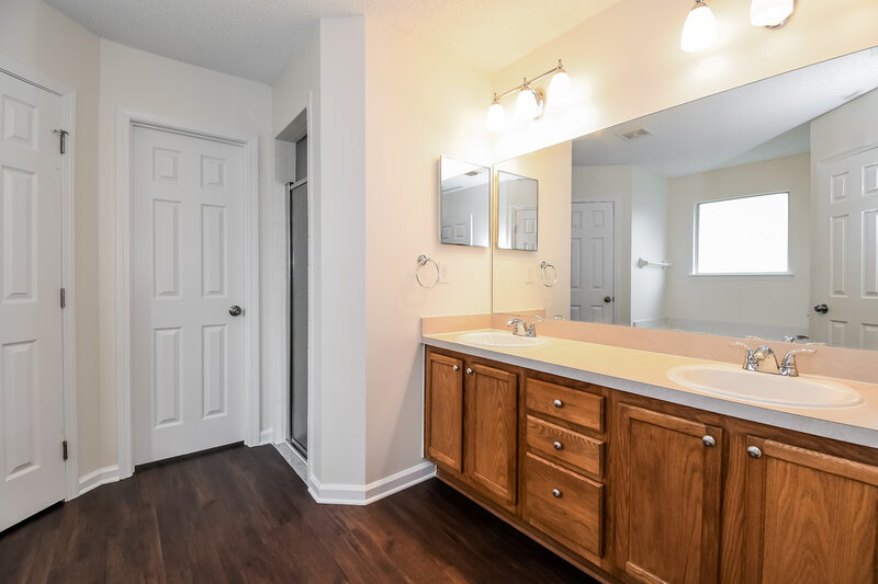 3,060/Mo, 2931 Jubilee Ln Green Cove Springs, FL 32043 Main Bathroom View