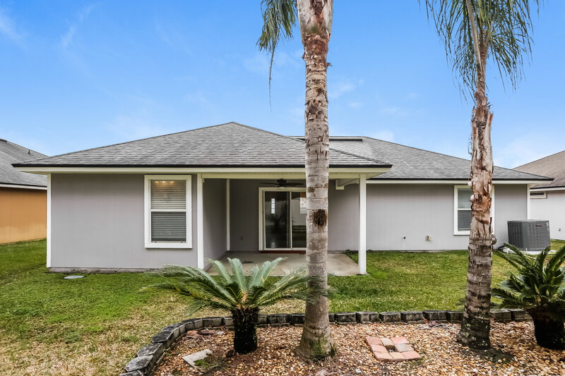 2,660/Mo, 45062 Ingleham Cir Callahan, FL 32011 Rear View