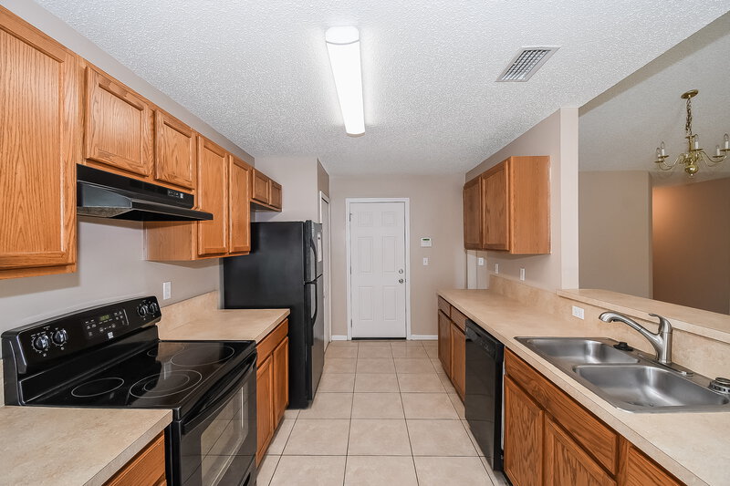 2,490/Mo, 6522 Blue Leaf Ln Jacksonville, FL 32244 Kitchen View