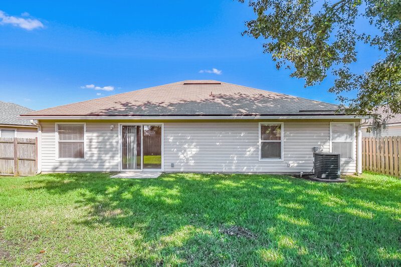 2,490/Mo, 6522 Blue Leaf Ln Jacksonville, FL 32244 Rear View