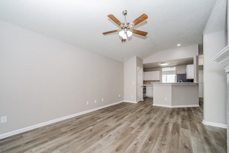 1,885/Mo, 10382 Brookwood Bluff Rd N Jacksonville, FL 32225 Living Room View 2