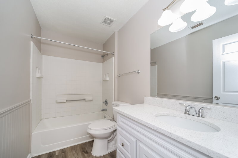 1,885/Mo, 10382 Brookwood Bluff Rd N Jacksonville, FL 32225 Bathroom View