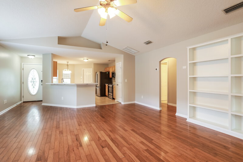 2,530/Mo, 4390 Hanging Moss Dr Orange Park, FL 32073 Living Room View 3