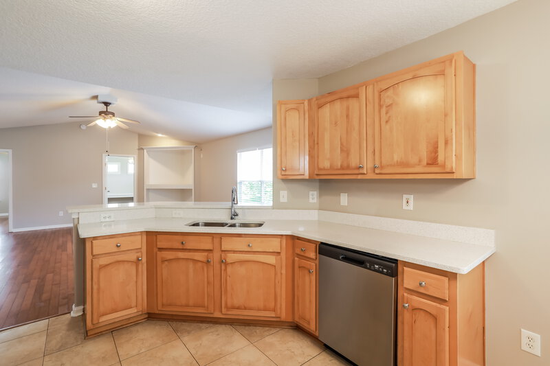 2,530/Mo, 4390 Hanging Moss Dr Orange Park, FL 32073 Kitchen View 2