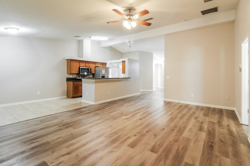 2,135/Mo, 12576 Richfield Blvd Jacksonville, FL 32218 Living Room View 2