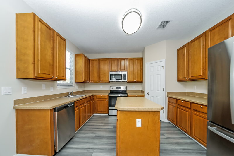 2,685/Mo, 731 E Red House Branch Rd Saint Augustine, FL 32084 Kitchen View