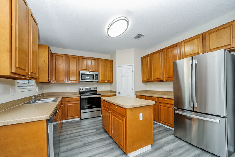 2,685/Mo, 731 E Red House Branch Rd Saint Augustine, FL 32084 Kitchen View 2