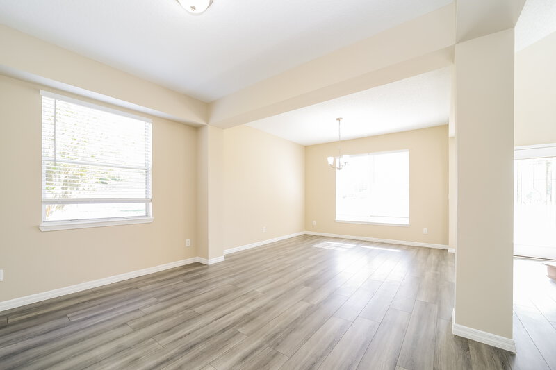 2,685/Mo, 731 E Red House Branch Rd Saint Augustine, FL 32084 Sitting Room View