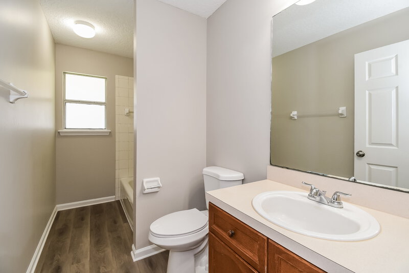 2,090/Mo, 1311 Yellow Jacket Ct Jacksonville, FL 32218 Bathroom View