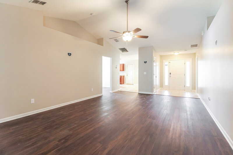 2,125/Mo, 96100 Stoney Glen Ct Yulee, FL 32097 Living Room View 2