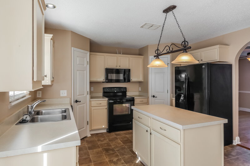 2,065/Mo, 1658 Jayhawk Ln E Jacksonville, FL 32221 Kitchen View