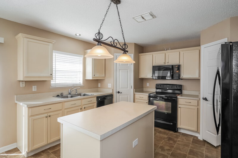 2,065/Mo, 1658 Jayhawk Ln E Jacksonville, FL 32221 Kitchen View 2