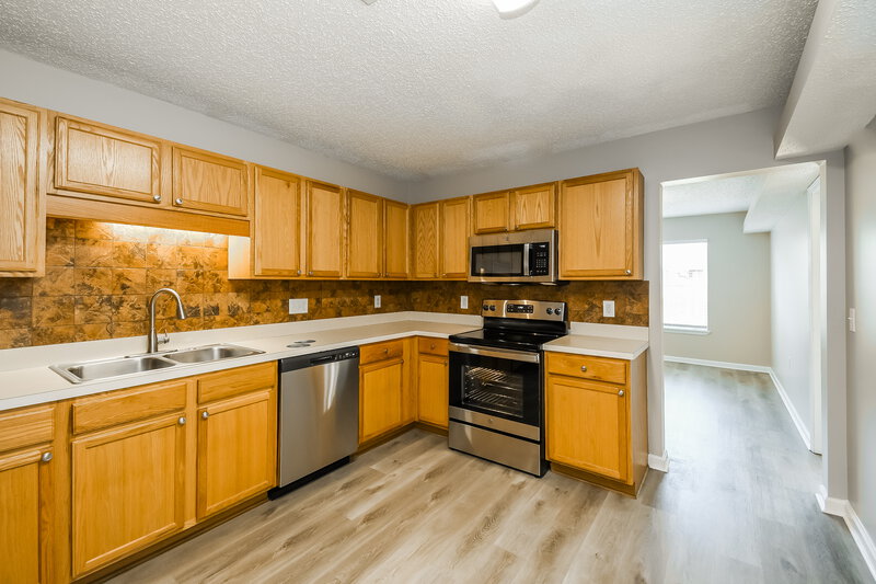 2,520/Mo, 6740 Newgate Cir E Jacksonville, FL 32244 Kitchen View