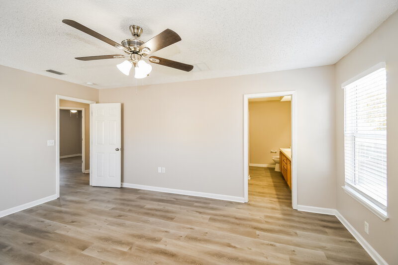 2,520/Mo, 6740 Newgate Cir E Jacksonville, FL 32244 Main Bedroom View 2