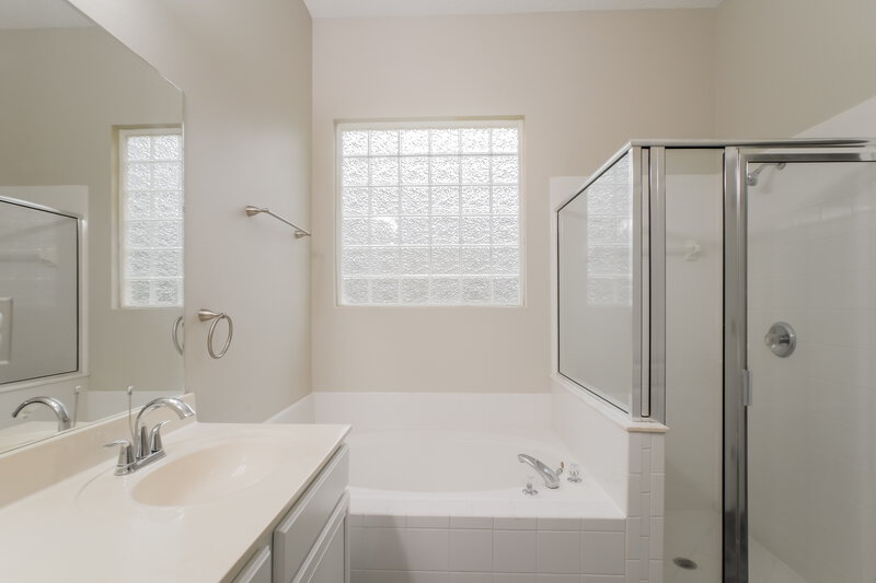 2,770/Mo, 1653 Austin Ln Saint Augustine, FL 32092 Main Bathroom View