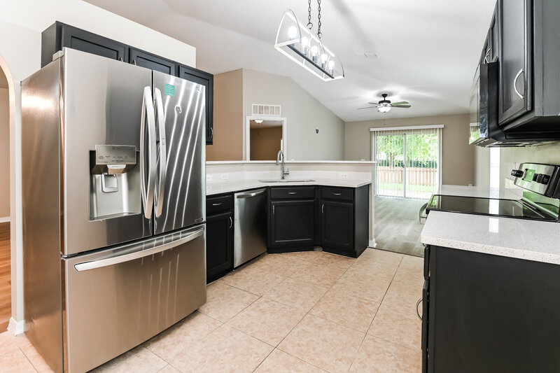 2,055/Mo, 184 King Arthur Ct Saint Augustine, FL 32086 Kitchen View