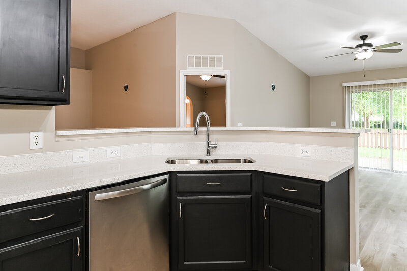 2,055/Mo, 184 King Arthur Ct Saint Augustine, FL 32086 Kitchen View 2