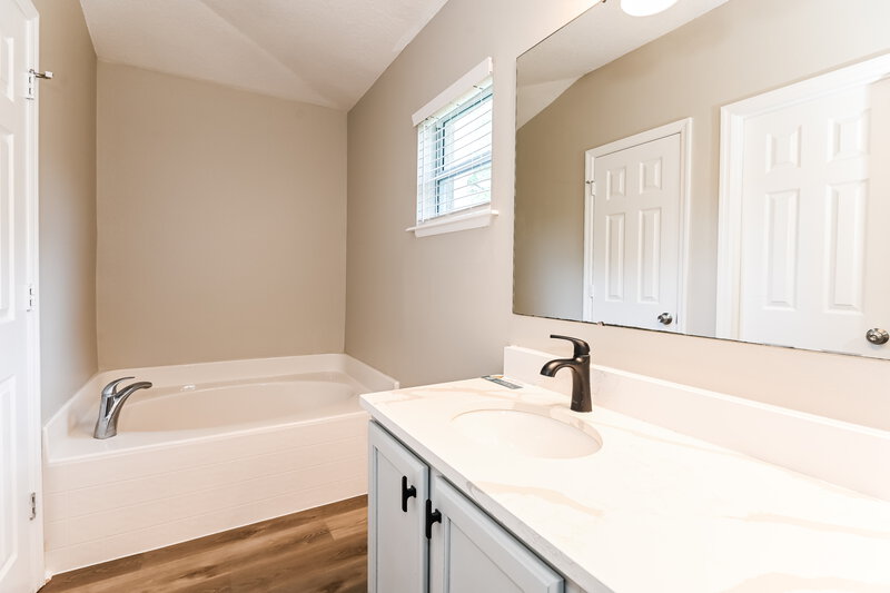 2,055/Mo, 184 King Arthur Ct Saint Augustine, FL 32086 Main Bathroom View