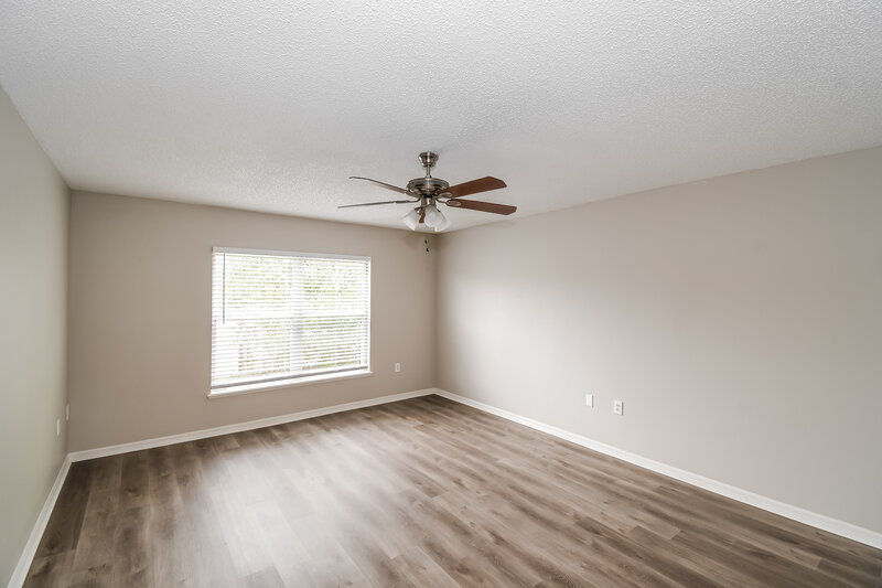 2,200/Mo, 7331 Spring Hill Rd Jacksonville, FL 32244 Main Bedroom View