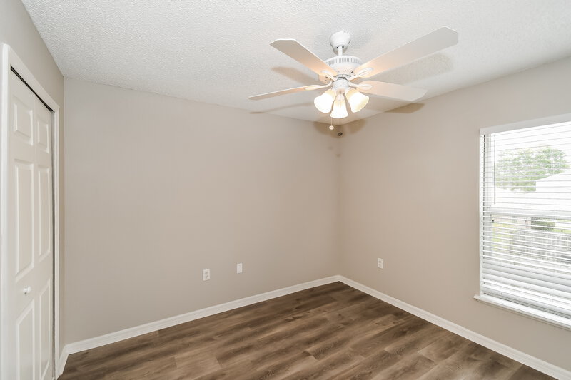 2,200/Mo, 7331 Spring Hill Rd Jacksonville, FL 32244 Bedroom View
