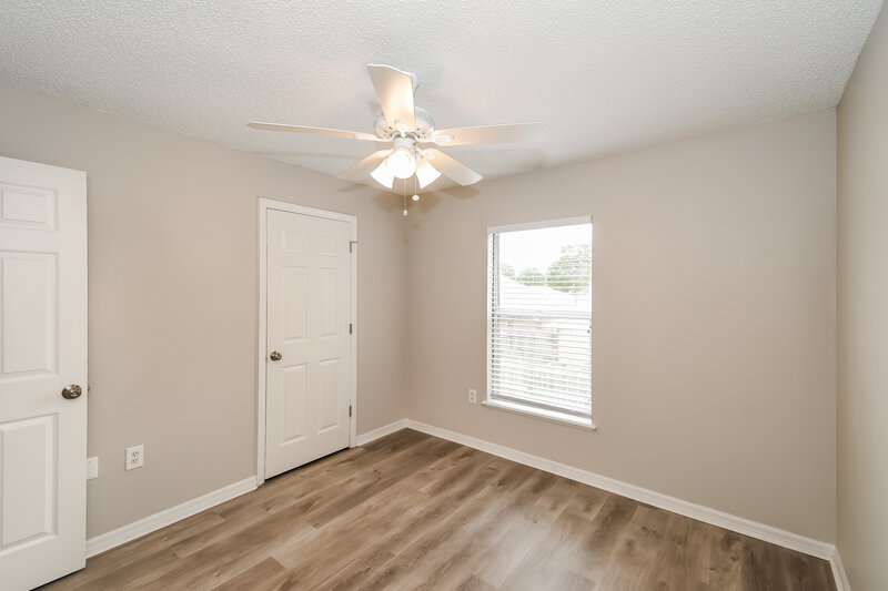 2,200/Mo, 7331 Spring Hill Rd Jacksonville, FL 32244 Bedroom View 2