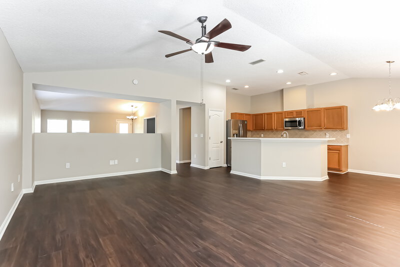 2,290/Mo, 75245 Ravenwood Dr Yulee, FL 32097 Living Room View 2