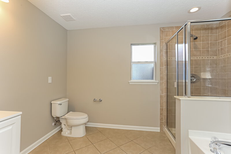 2,290/Mo, 75245 Ravenwood Dr Yulee, FL 32097 Main Bathroom View