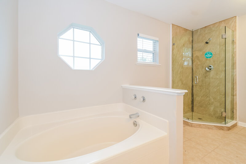 2,620/Mo, 7330 Overland Park Blvd Jacksonville, FL 32244 Bathroom View