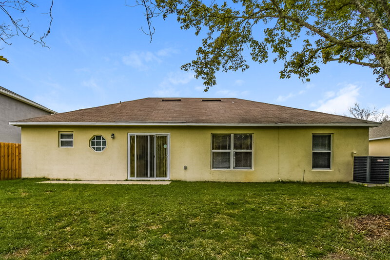 2,620/Mo, 7330 Overland Park Blvd Jacksonville, FL 32244 Rear View