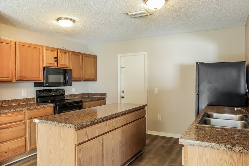 2,000/Mo, 5633 English Oak Dr S Jacksonville, FL 32244 Kitchen View