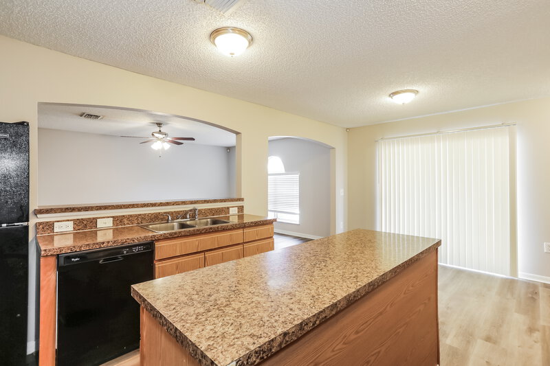 2,000/Mo, 5633 English Oak Dr S Jacksonville, FL 32244 Kitchen View 2