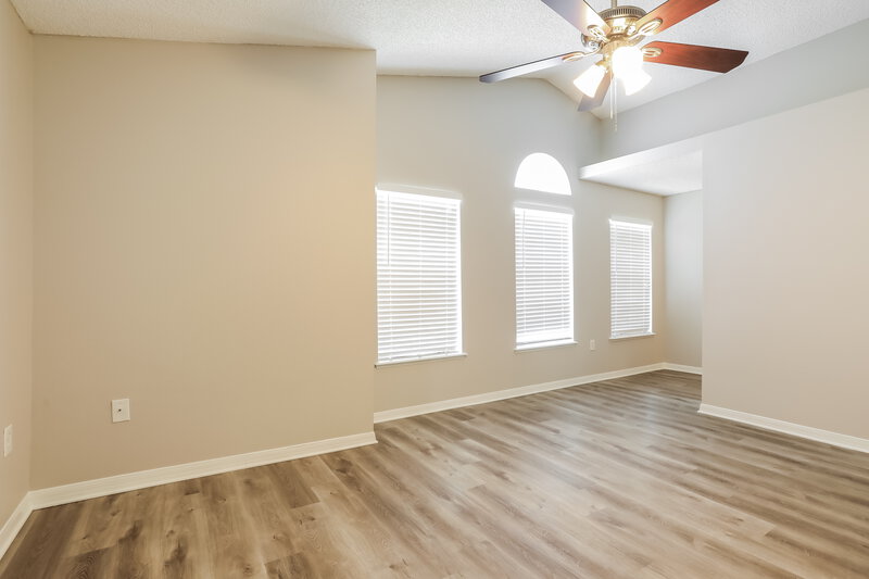 2,000/Mo, 5633 English Oak Dr S Jacksonville, FL 32244 Main Bedroom View