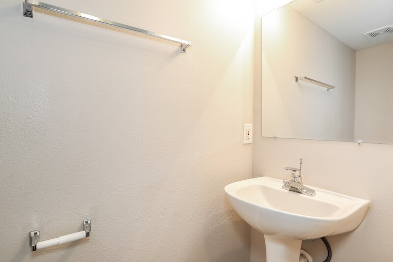 2,000/Mo, 5633 English Oak Dr S Jacksonville, FL 32244 Powder Room View