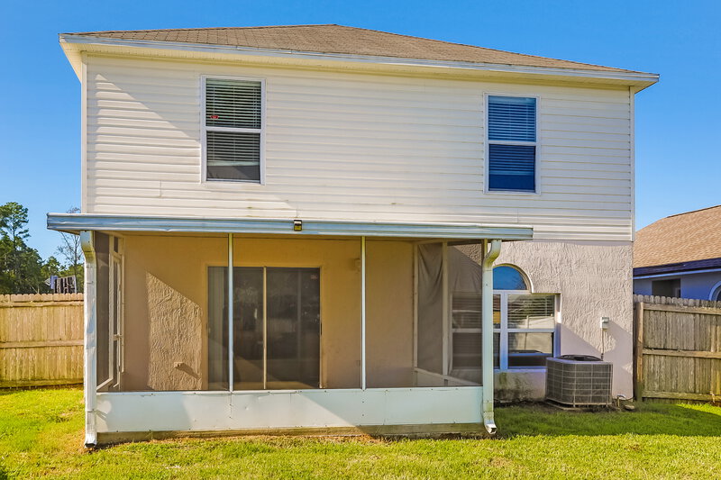 2,000/Mo, 5633 English Oak Dr S Jacksonville, FL 32244 Rear View
