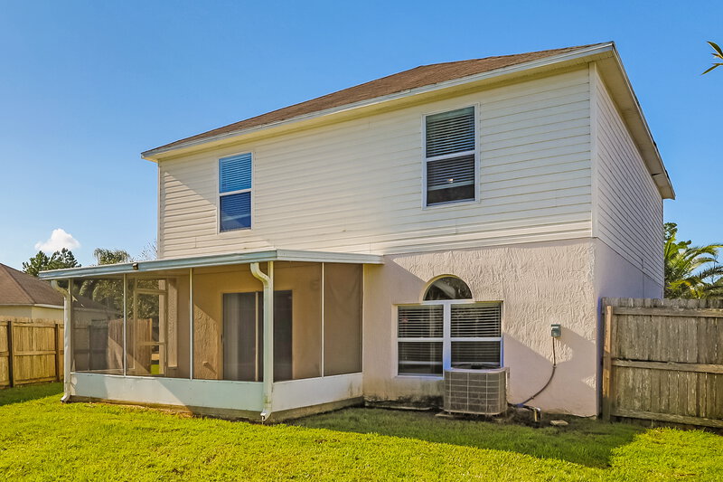 2,000/Mo, 5633 English Oak Dr S Jacksonville, FL 32244 Rear View 2