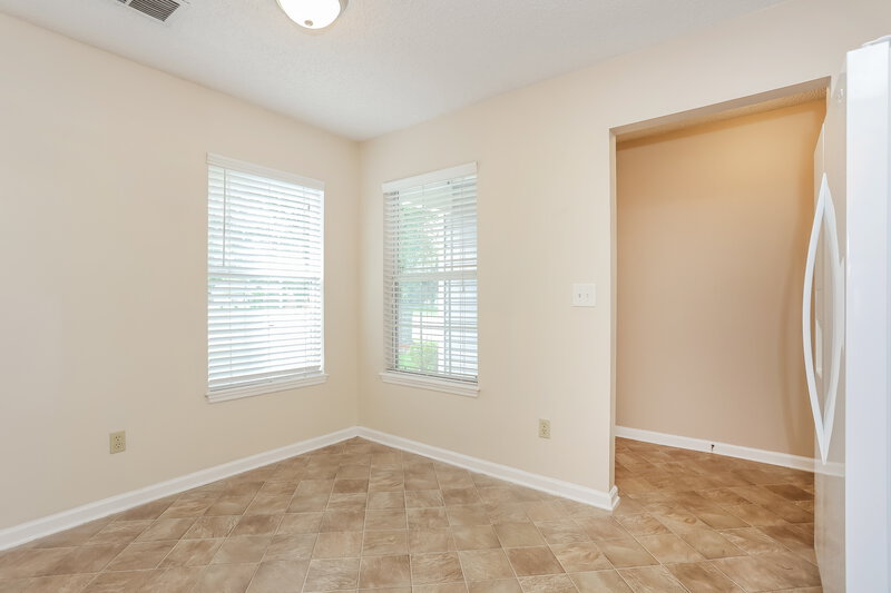 1,945/Mo, 2141 Ardencroft Dr Jacksonville, FL 32246 Dining Room View