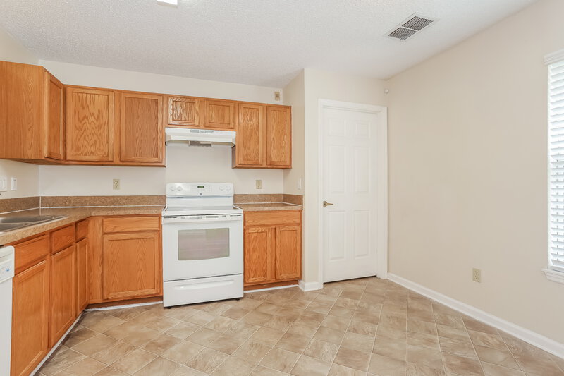 1,945/Mo, 2141 Ardencroft Dr Jacksonville, FL 32246 Kitchen View 2
