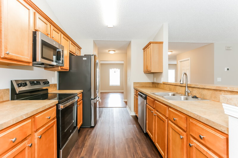 2,310/Mo, 2626 Springwillow Dr Jacksonville, FL 32221 Kitchen View