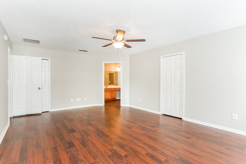 2,310/Mo, 2626 Springwillow Dr Jacksonville, FL 32221 Main Bedroom View 2