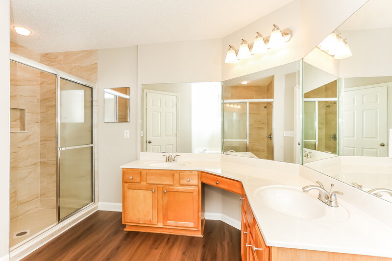 2,310/Mo, 2626 Springwillow Dr Jacksonville, FL 32221 Main Bathroom View 2